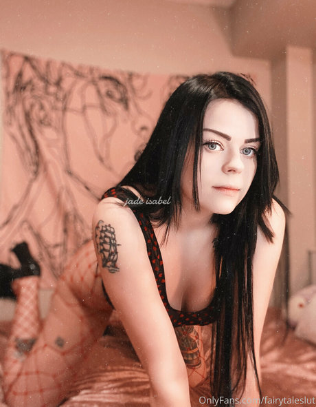 ravebbyjade onlyfans nudes