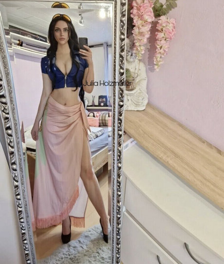 Julia Holzmuller porn only fans