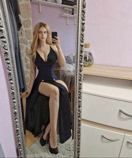 Julia Holzmuller pics onlyfans