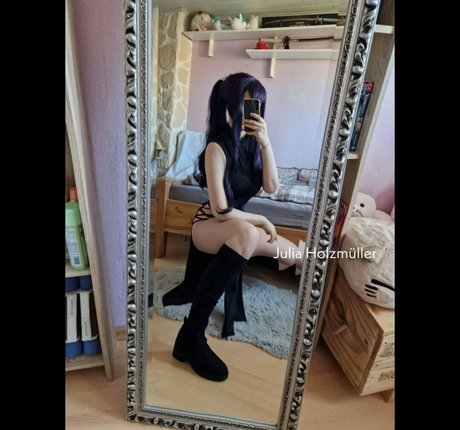 Julia Holzmuller new onlyfans