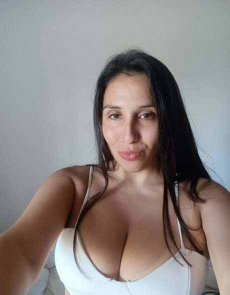 Estefania Moreira onlyfans pics