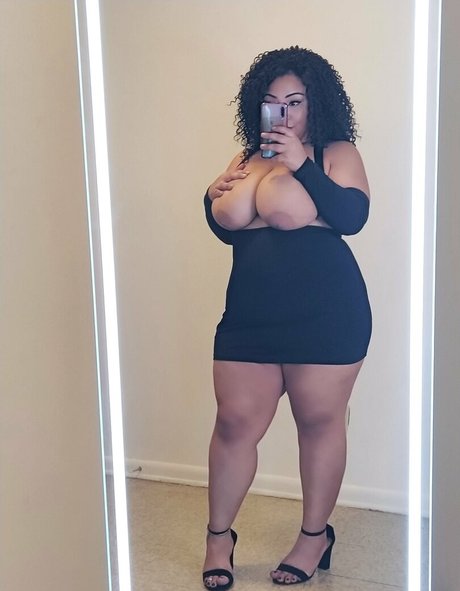 kurvykary new onlyfans leak