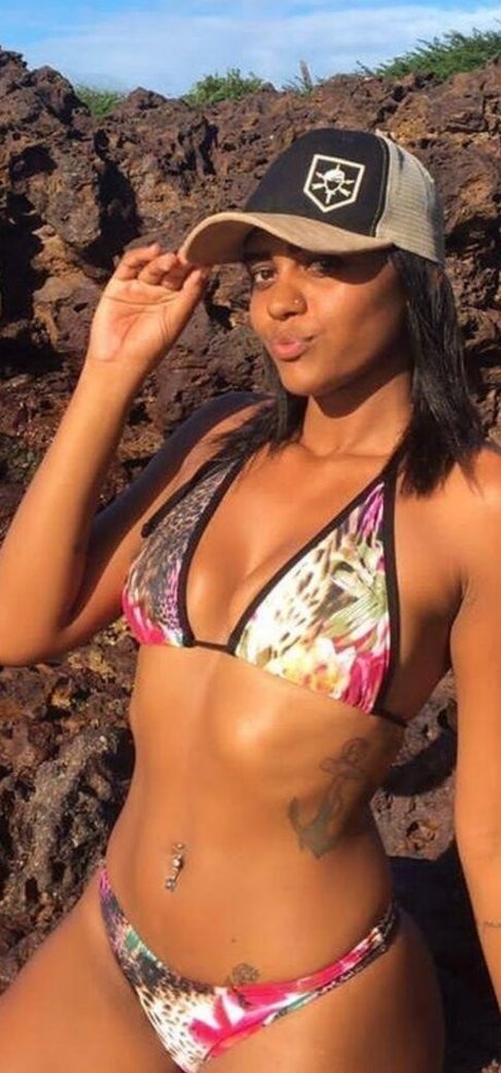 Fabiana Gomes onlyfans leakd