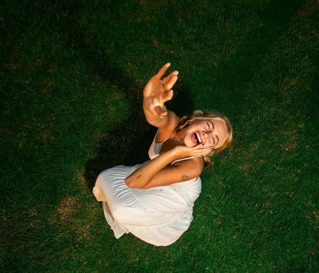 Claire Rosinkranz onlyfans xx