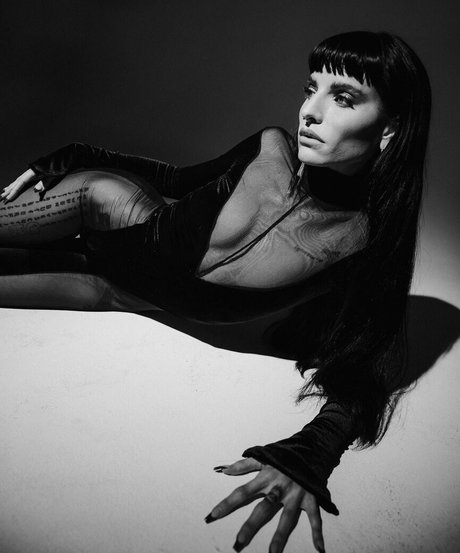 Lilith Czar nude only fans leaks