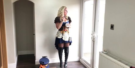 Foxy Geek Girl onlyfans leaks sex