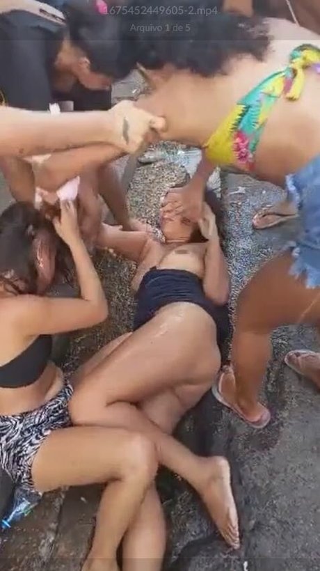 Mulheres Brigando onlyfans leaked pictures