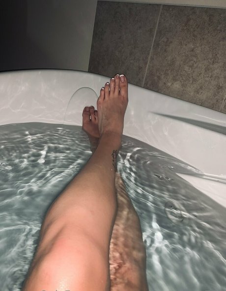 sweetfeettreats727 nude onlyfans pics