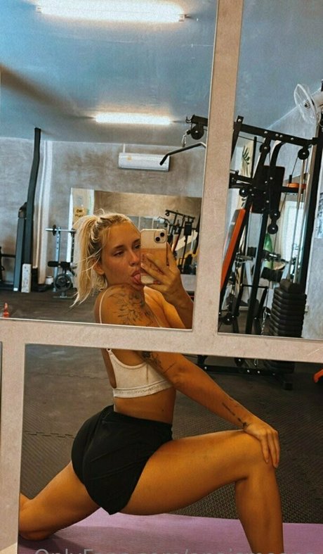 sianaanaom is on onlyfans