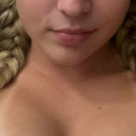 Bella Dendel onlyfans nudes