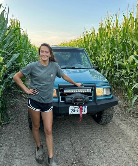 laura farms strip onlyfans