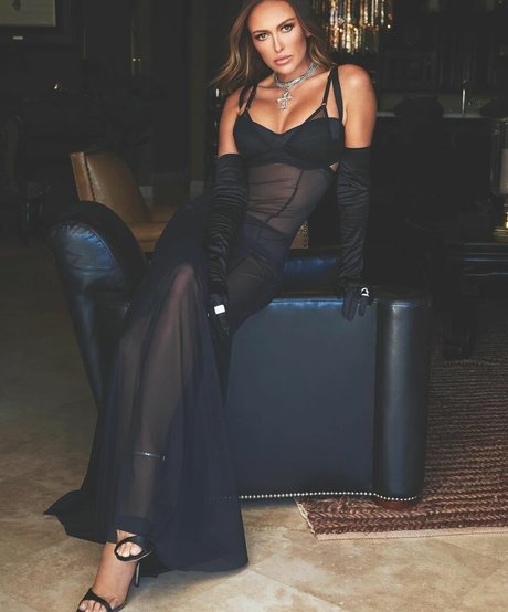 Paulina Gretzky onlyfans joi