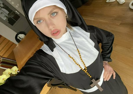 sandra tiny xxx onlyfans