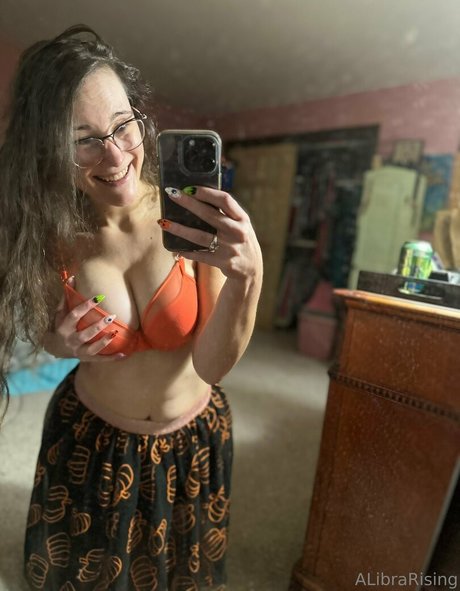 alibrarising nude on onlyfans