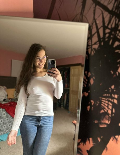 alibrarising only fans naked