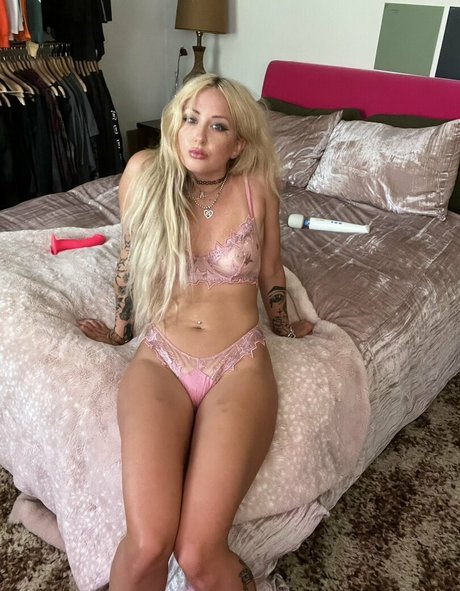 LexiGreene onlyfans strip tease