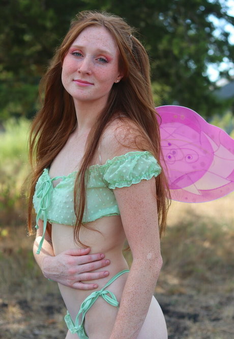 lil strawberry red onlyfans naked leaked