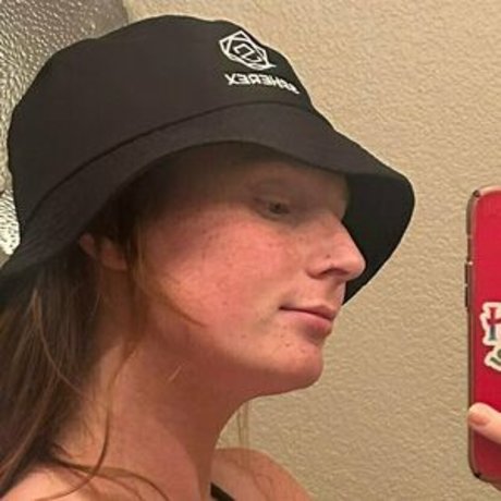 lil strawberry red only fans photos