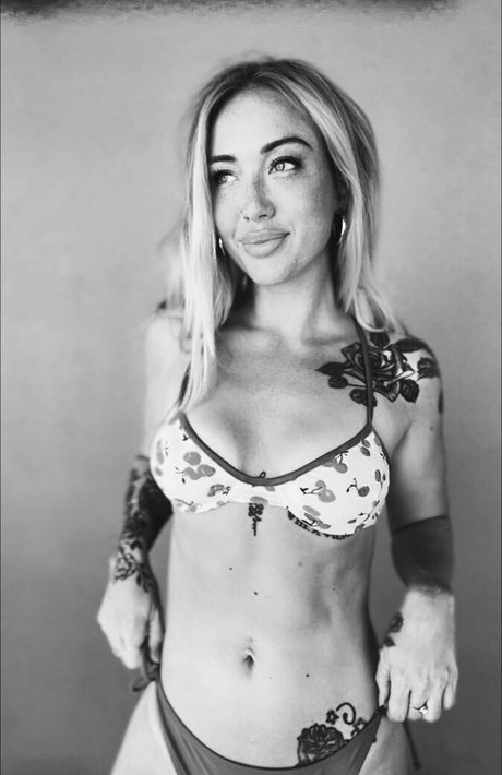 rachelelizabethx0 onlyfans hot