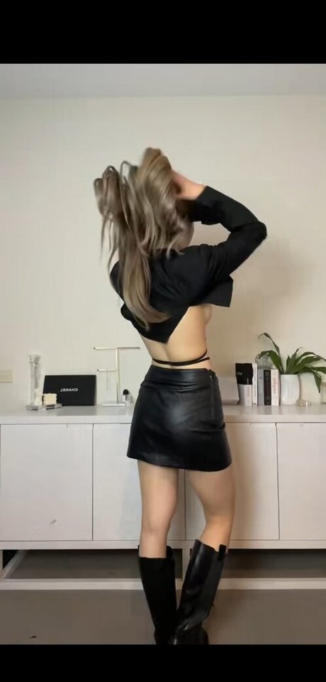 Chloe Zhu onlyfans nudes