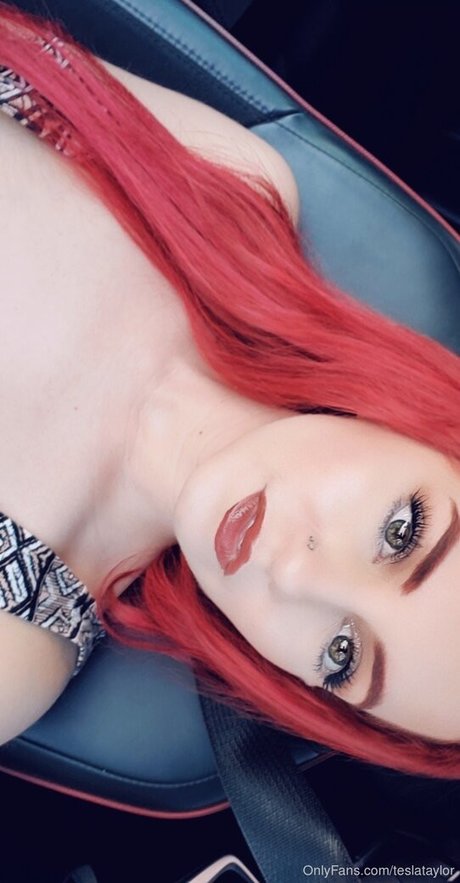teslataylor onlyfans leaked tits