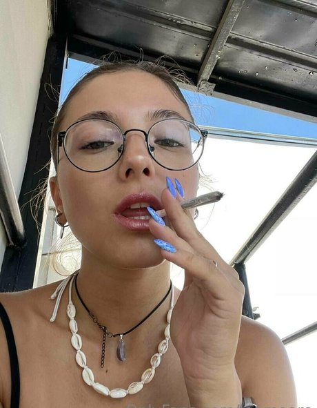 leamoore onlyfans naked