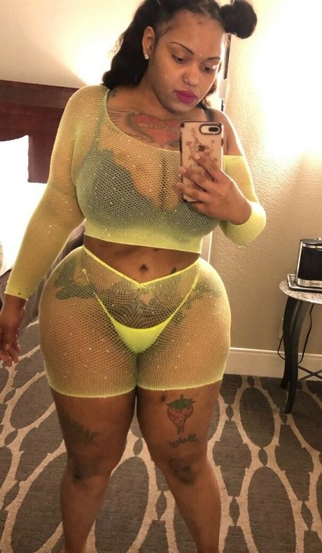 ButterflyBee89 onlyfans boobs