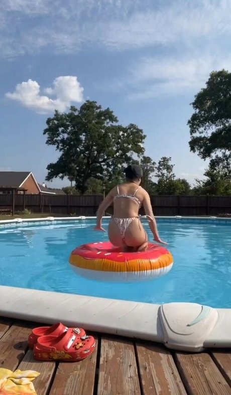 midget miki onlyfans