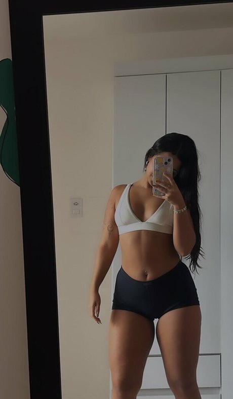 Karinna Loubach onlyfans picture