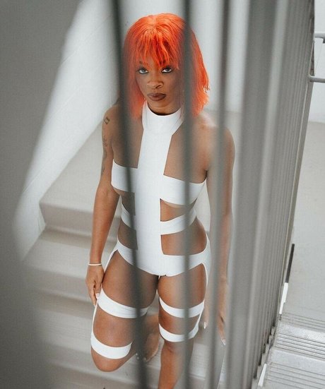 Ari Lennox desnuda onlyfans