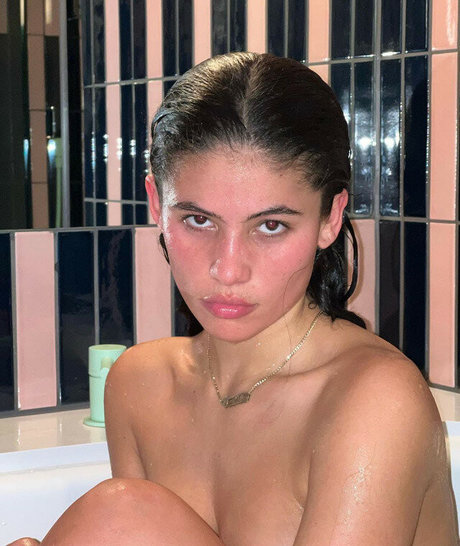 Isabella Carr onlyfans leak new