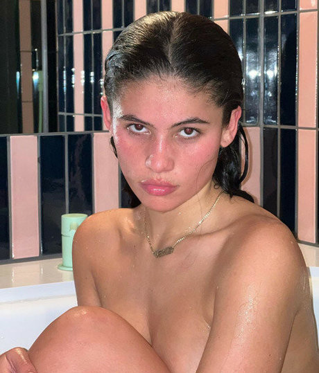 Isabella Carr Profile pic