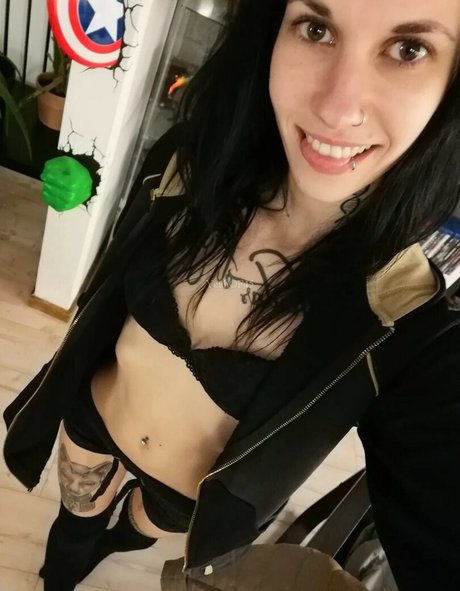 SkinnyBitch only fans pictures