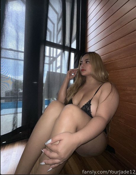 jade12 onlyfans model photos