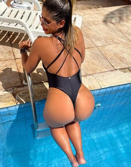 Luciana Vasconcelos onlyfans content leaked
