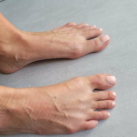 laila lou onlyfans model photo