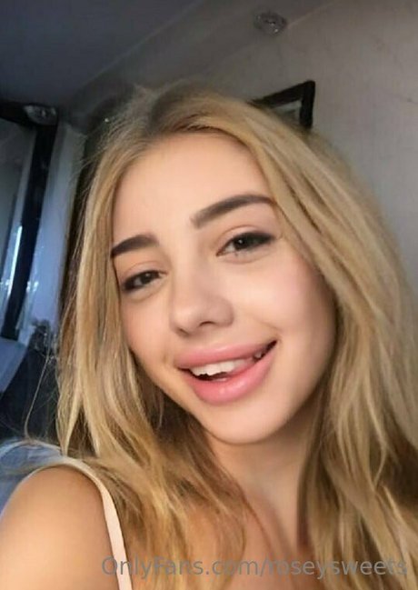 roseysweets onlyfans lean