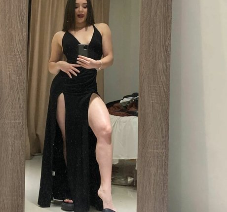 Daniela Flores leaked only fans