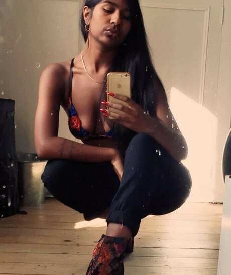 Ash Sarkar naked on onlyfans