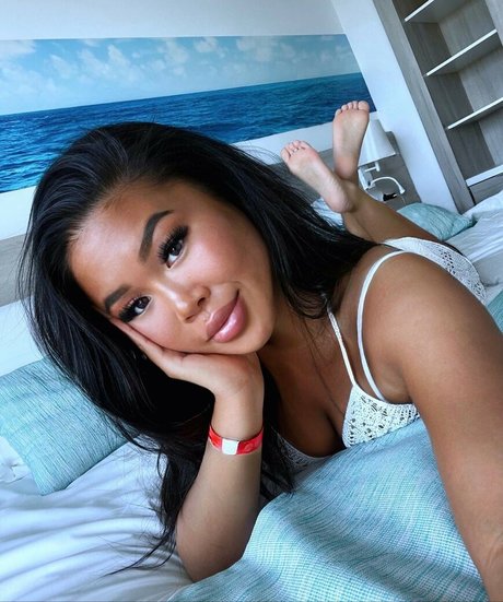 Michellel4m onlyfans nude content