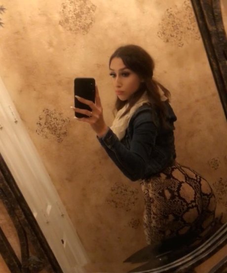 Chloe Flores on onlyfans