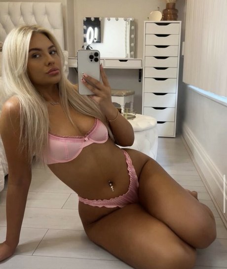 Hollyhenson leaked nude onlyfans