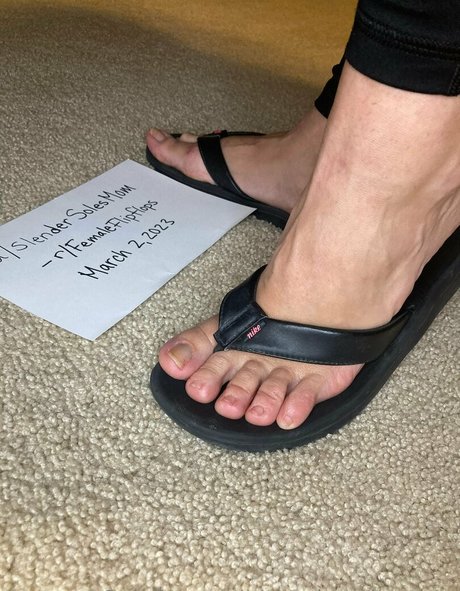 slendersolesmom leak onlyfans nude