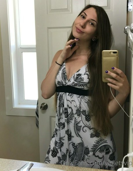 violetsvip onlyfans nude leaks