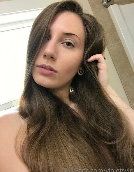 violetsvip onlyfans nude leak