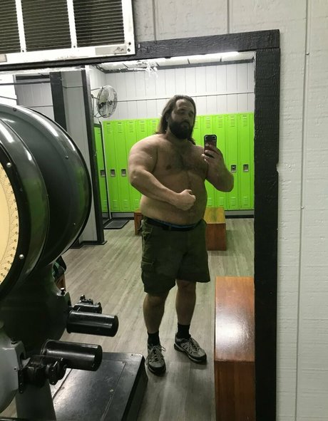 beefyrog onlyfans striptease