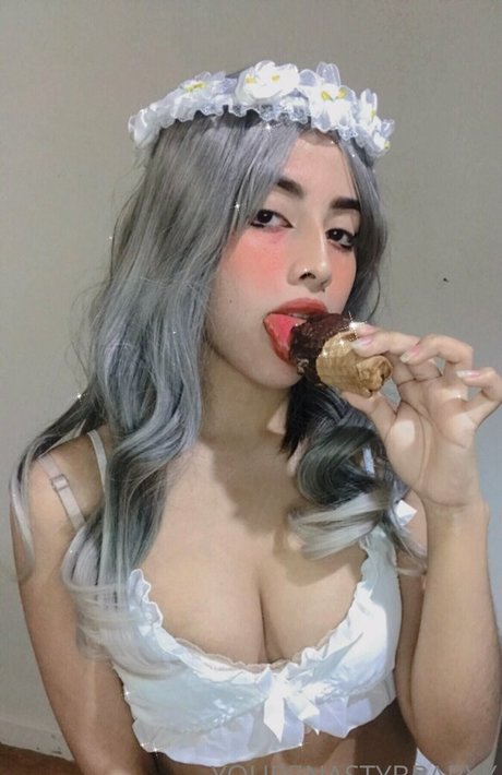 leali love nude on onlyfans