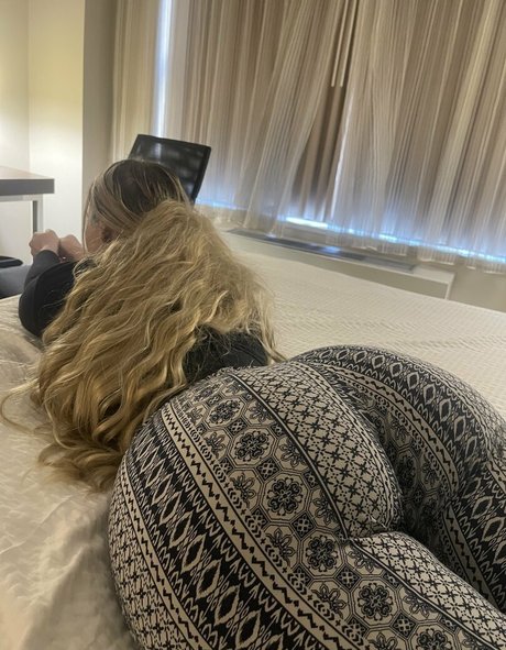 shelsonlyfans onlyfans picture