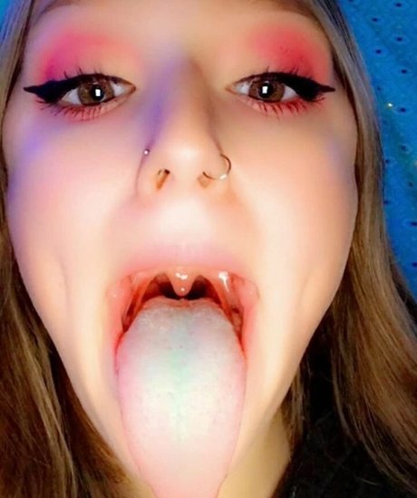 Alana Kinley onlyfans leaked.