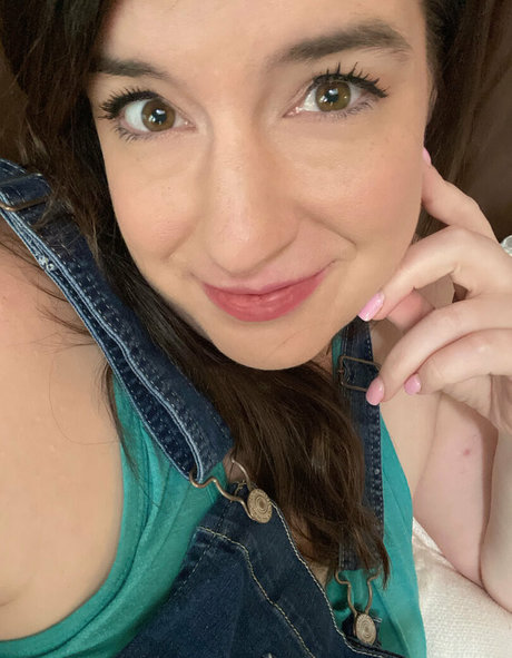 thehazelunicorn onlyfans free content